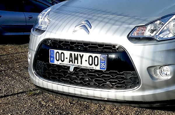 Service carte grise et immatriculation  à Châteaubourg